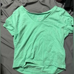 size medium brand new wild fable cropped baby tee with v neck